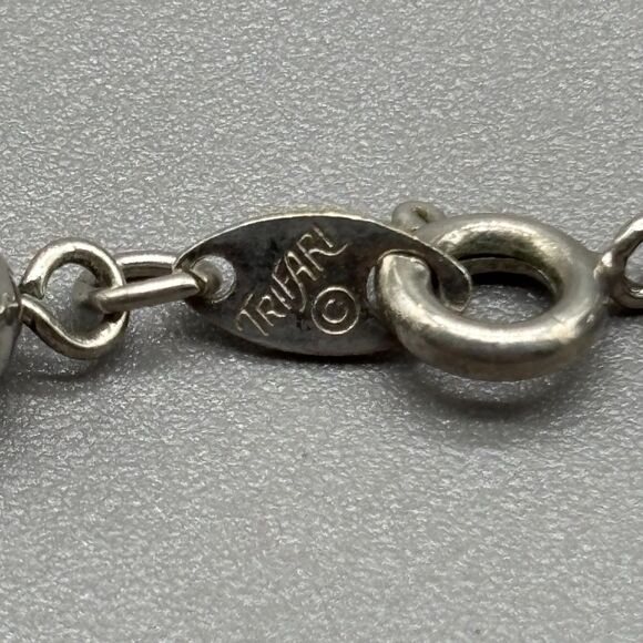 Trifari Silver Plated Multi Strand Herringbone Necklace Layered Chain 18" 1980s - Picture 2 of 7